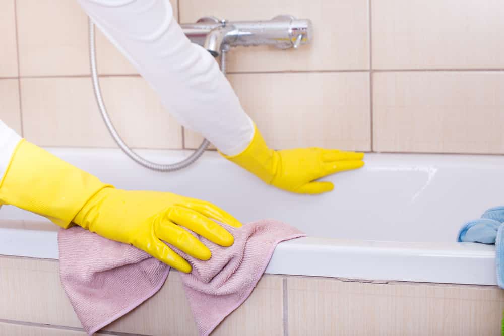 как отмыть ванну от желтого налета в домашних условиях