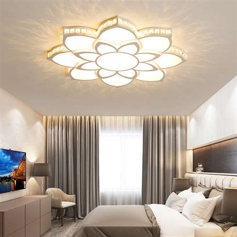 Люстра светодиодная в спальне с натяжным потолком